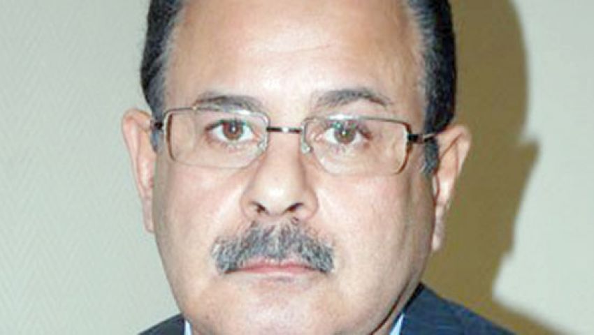 بالصور.. وزير الداخلية يتقدم الجنازة العسكرية لوائل طاحون